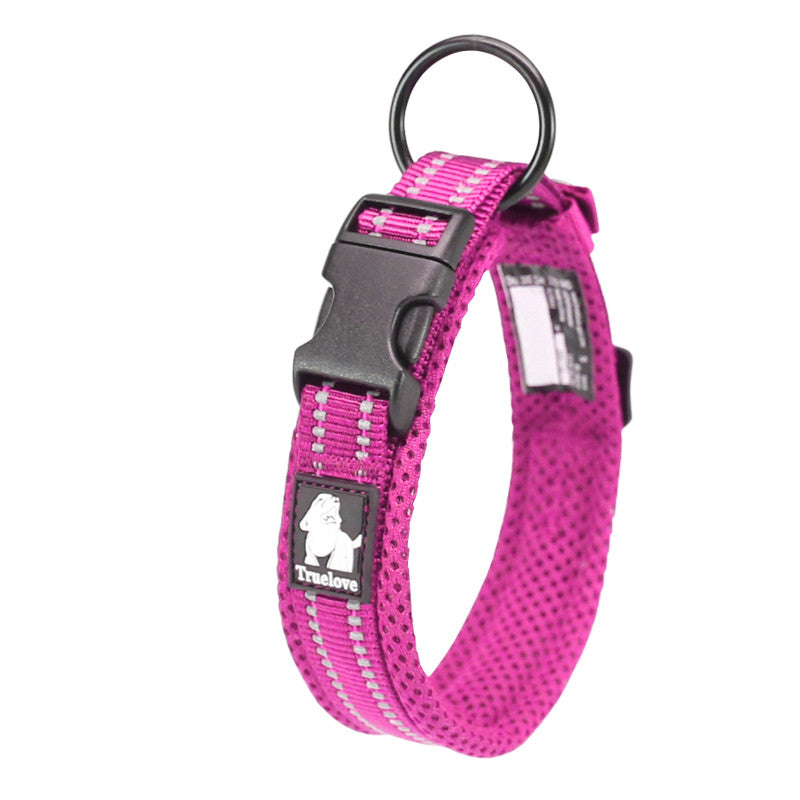 Soft nylon dog collar with reflective detail