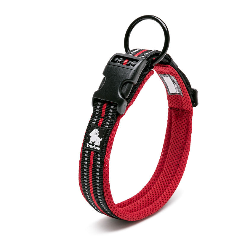 Soft nylon dog collar with reflective detail