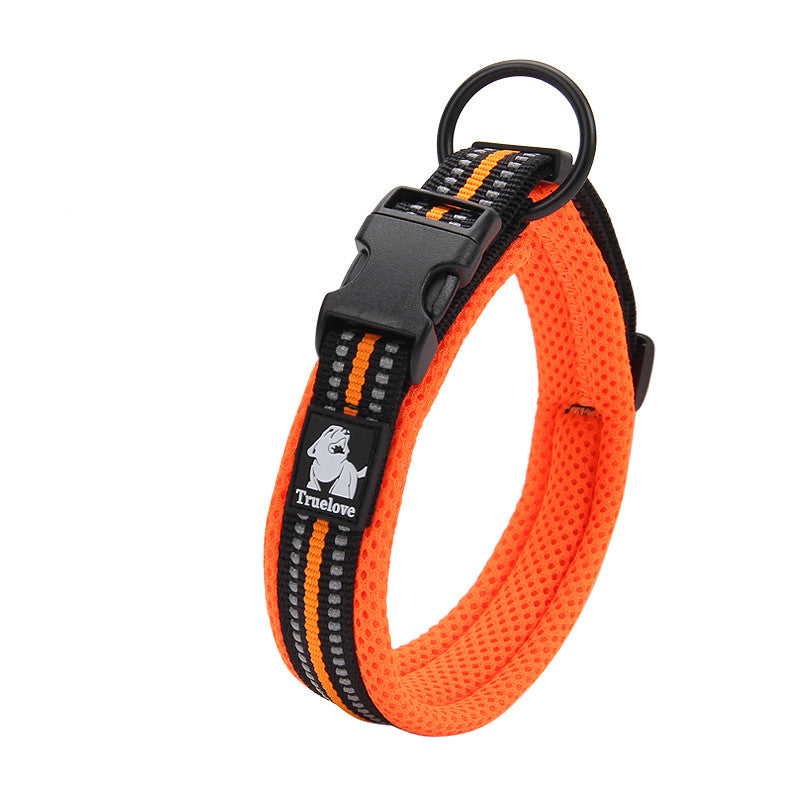 Soft nylon dog collar with reflective detail