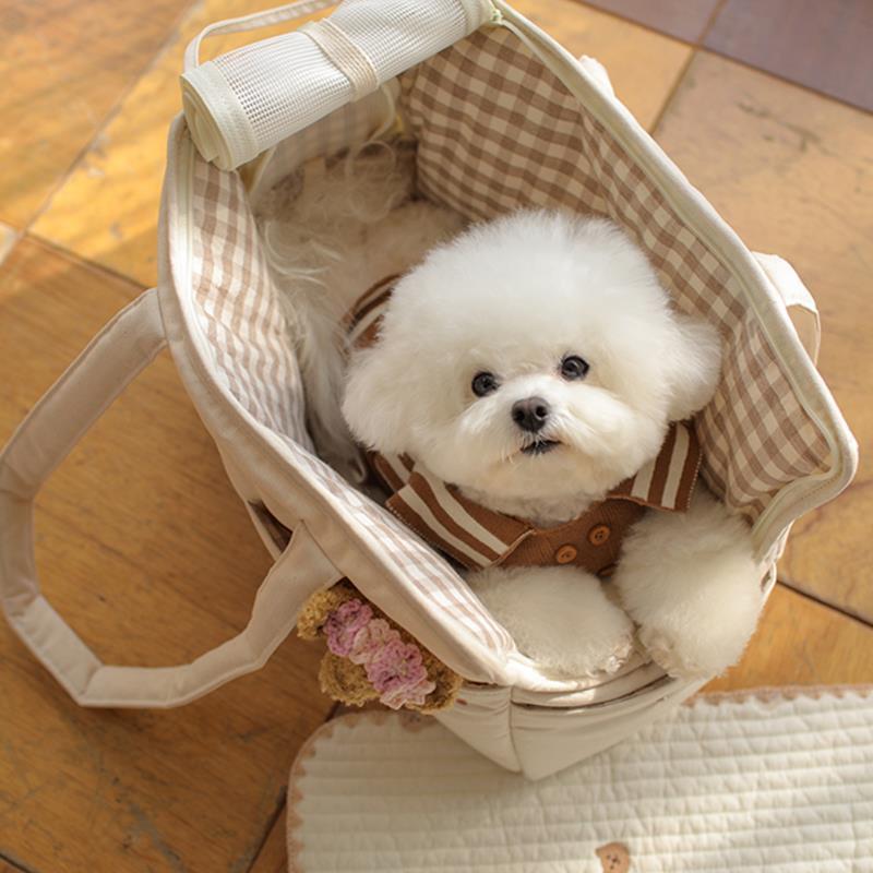 Small dog carrier tote bag for travel