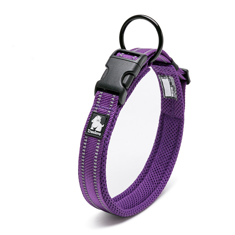 Soft nylon dog collar with reflective detail