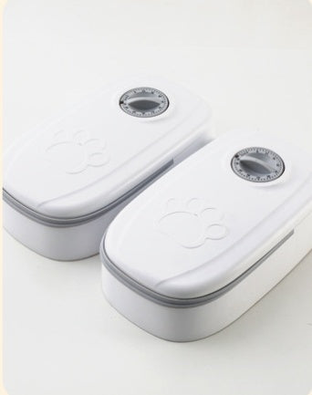 Cat and dog automatic feeder with compact food bowl
