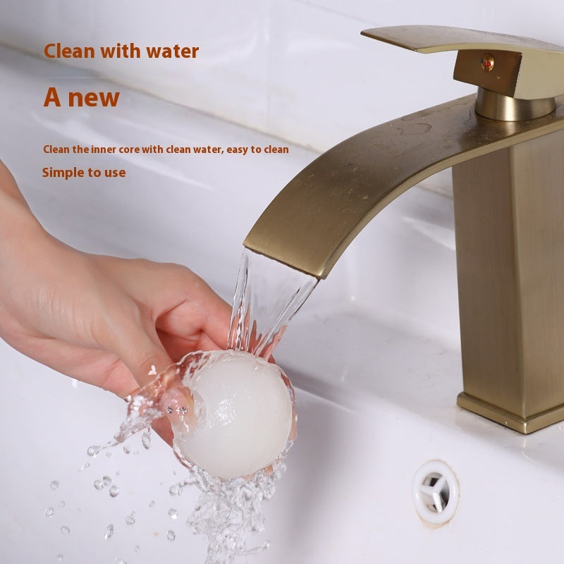 Reusable hair remover ball for clothes and pet hair