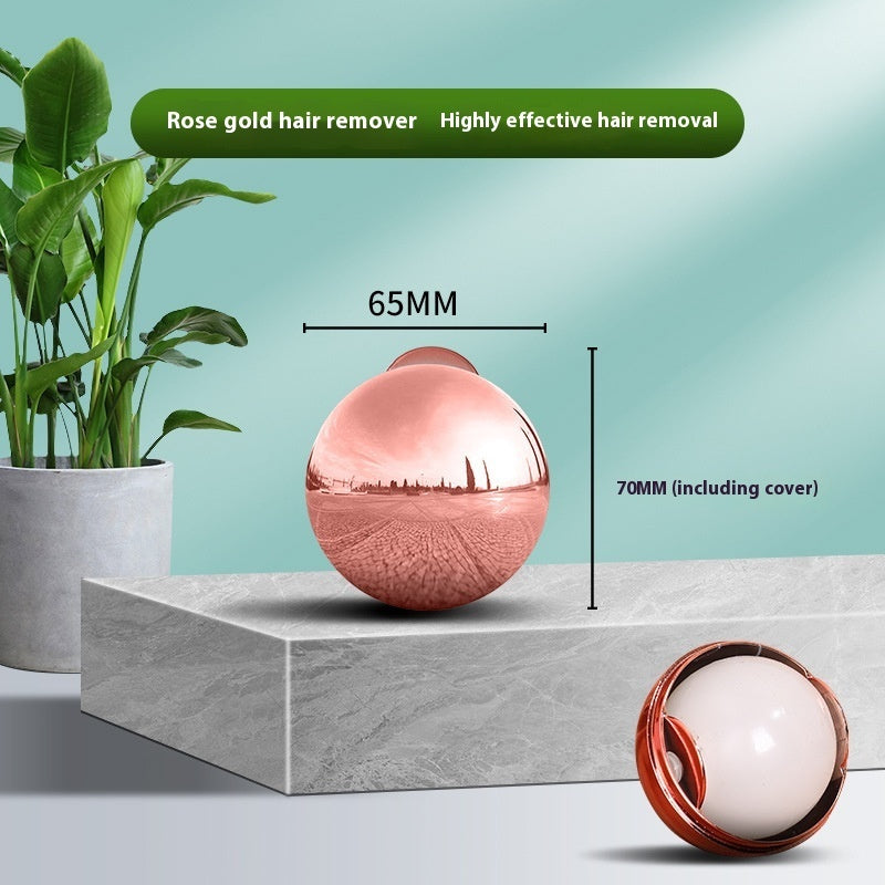 Compact lint and pet hair remover ball